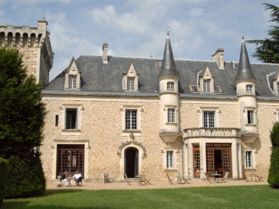 Super chic chateau in France - the ultimate spot for a celebration